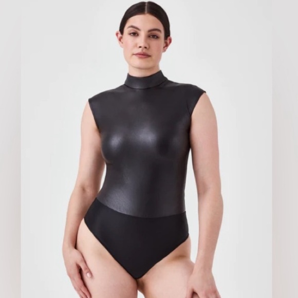 SPANX Mock Neck Bodysuit in Luxe Black Size XXL / 2X - Picture 2 of 8